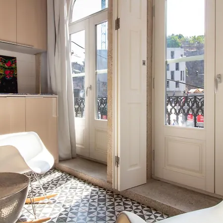 Cardosas Bright By Lovelystay