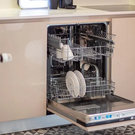 Cardosas Bright By Lovelystay *