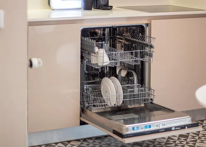 Cardosas Bright By Lovelystay *